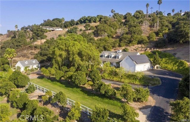 3945 Pala Mesa Dr Fallbrook, CA 92028 photo 2