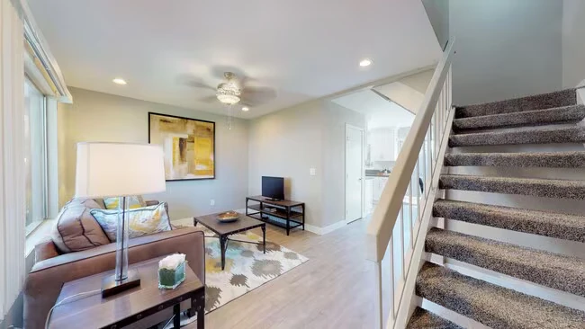 Henry Square- 2 Bed Luxury Townhomes photo 2