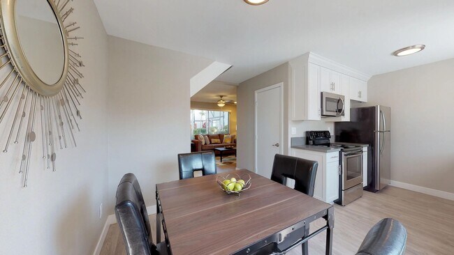 Henry Square- 2 Bed Luxury Townhomes photo 4