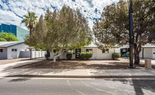 4729 N 24th St Phoenix, AZ 85016 photo 2