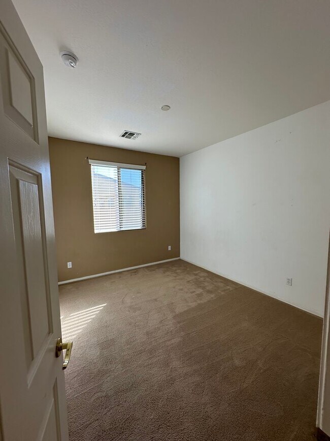 14133 W Desert Hills Dr Surprise, AZ 85379 photo 4