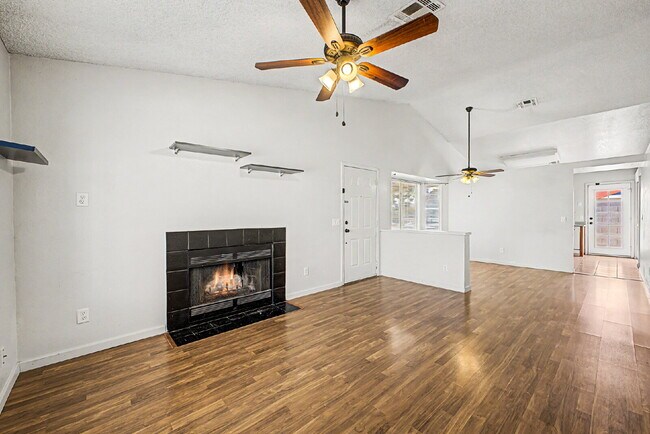 860 N McQueen Rd Chandler, AZ 85225 photo 2
