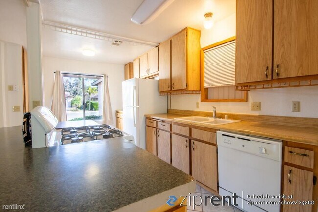 1495 Broken Hitch Rd Oceanside, CA 92056 photo 5