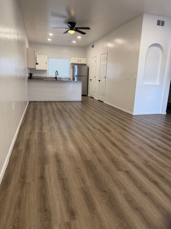 515 E 6th St Casa Grande, AZ 85122 photo 2