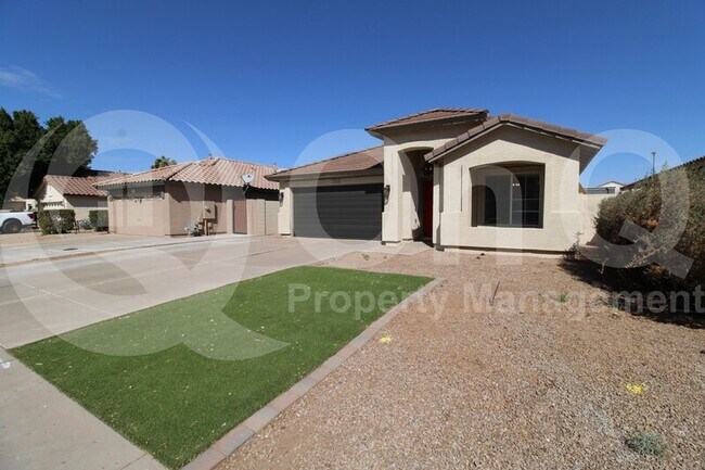 724 E Redondo Dr Gilbert, AZ 85296 photo 2