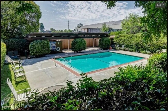2398 Walters Way Concord, CA 94520 photo 2
