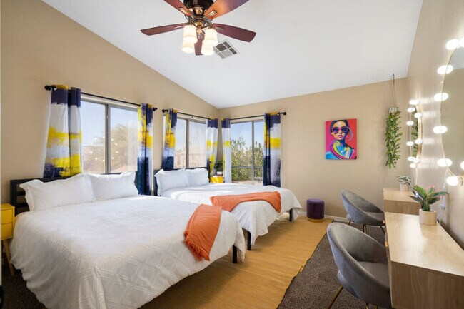 10403 W Georgia Ave Glendale, AZ 85307 photo 2