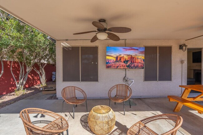 10403 W Georgia Ave Glendale, AZ 85307 photo 3
