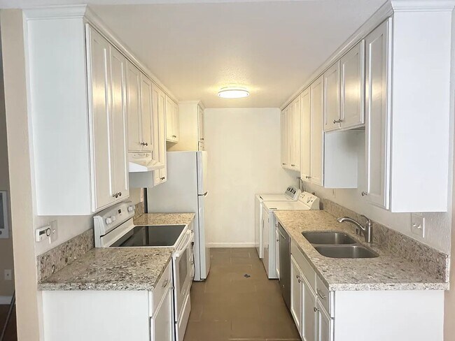 10530 Caminito Rimini San Diego, CA 92129