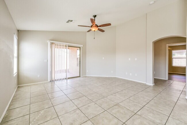383 W Welsh Black Cir San Tan Valley, AZ 85143 photo 3