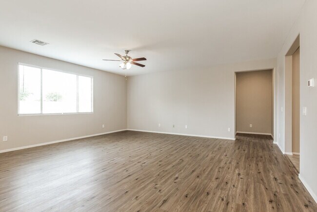 6114 S 30th Ln Phoenix, AZ 85041 photo 5