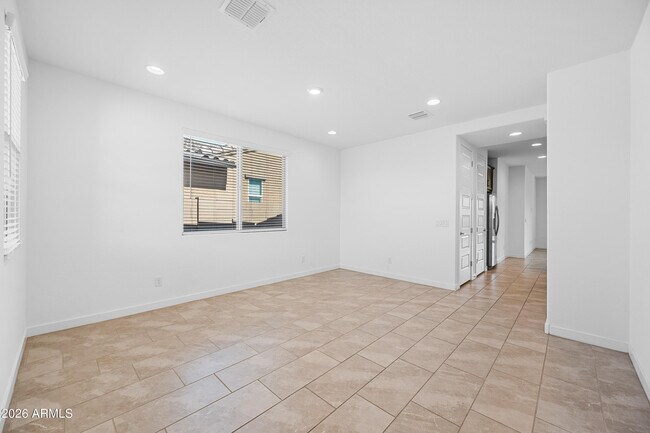 8911 W Solano Dr Glendale, AZ 85305 photo 3