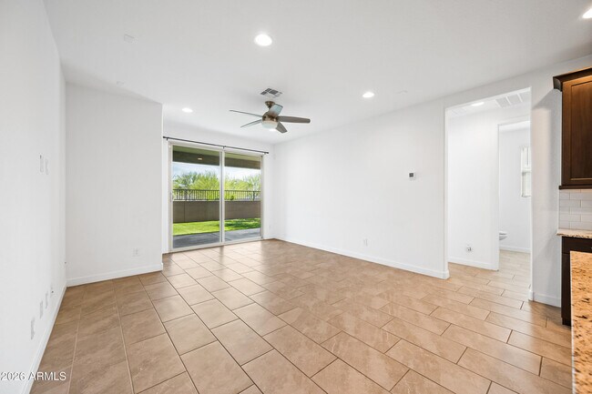 8911 W Solano Dr Glendale, AZ 85305 photo 5