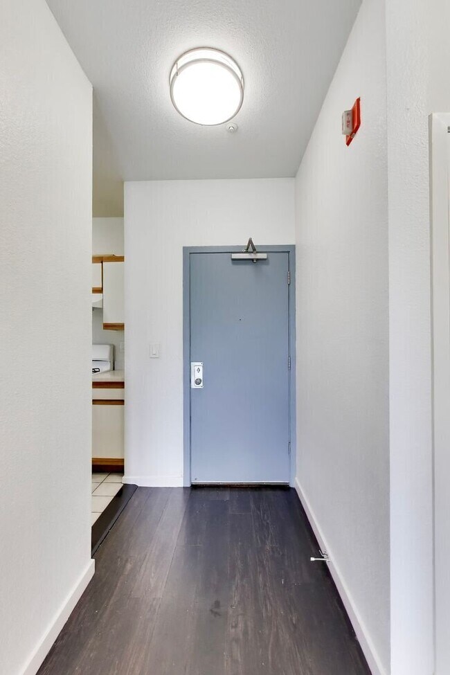 1524 1st Ave Oakland, CA 94606 photo 4