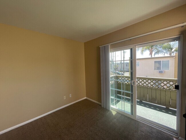 453 Graves Ave El Cajon, CA 92020 photo 3