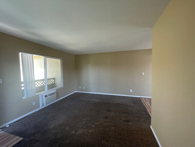 453 Graves Ave El Cajon, CA 92020 photo 5