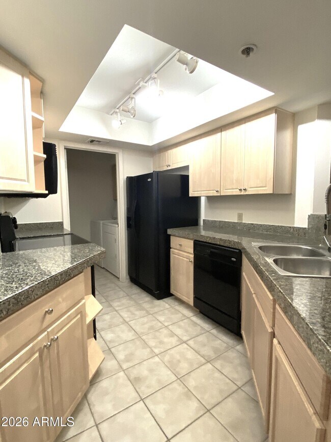 5104 N 32nd St Phoenix, AZ 85018 photo 5