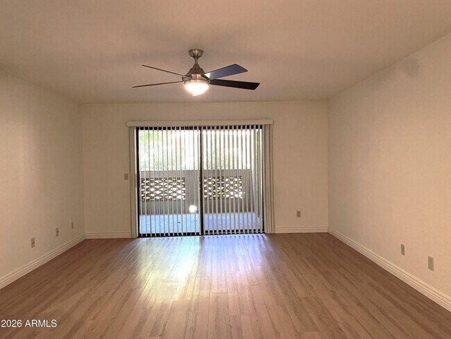 5104 N 32nd St Phoenix, AZ 85018 photo 3