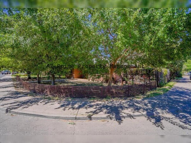 351 E Encanto Dr Tempe, AZ 85281 photo 4