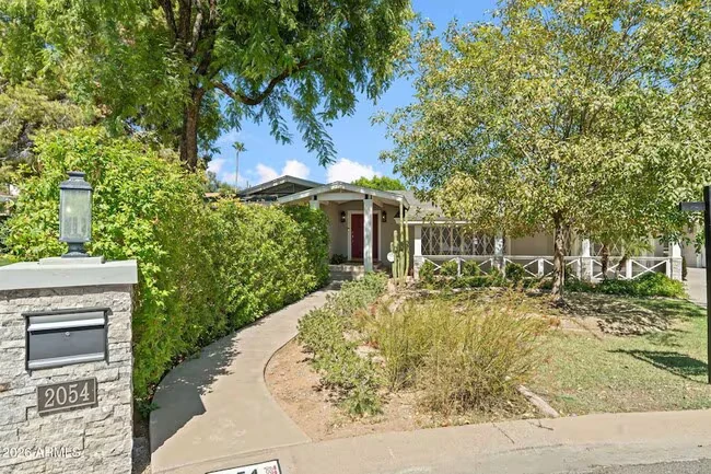 2054 E Rancho Dr Phoenix, AZ 85016 photo 2