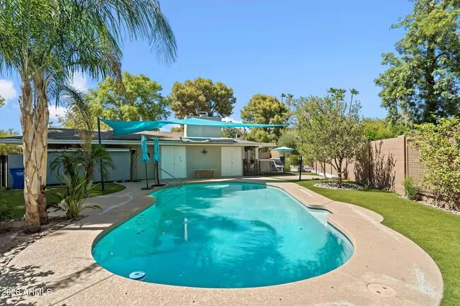 2054 E Rancho Dr Phoenix, AZ 85016 photo 5