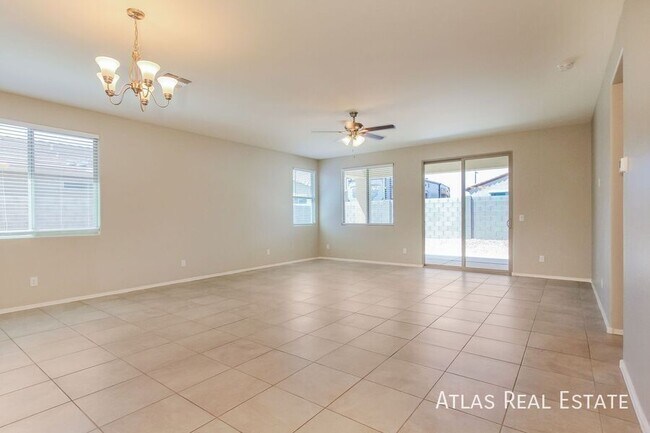 18660 W Robin Ln Surprise, AZ 85387 photo 5