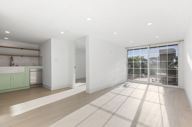 209 Melrose Ave Encinitas, CA 92024 photo 2