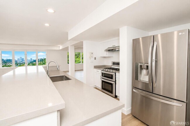 67 Grand View Ave San Francisco, CA 94114 photo 5