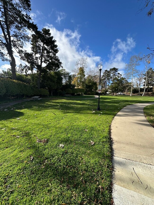 7775 Camino Glorita San Diego, CA 92122 photo 3