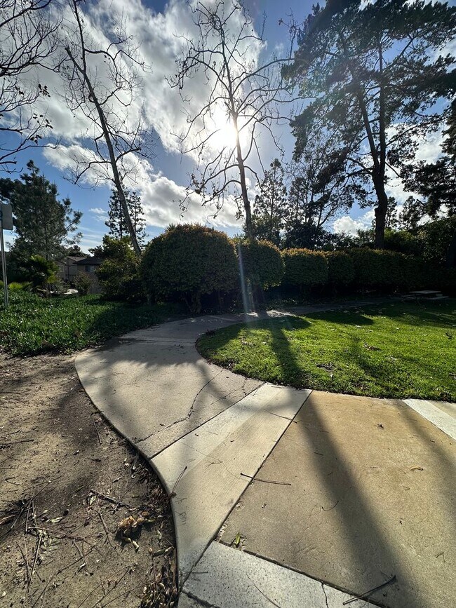 7775 Camino Glorita San Diego, CA 92122 photo 2