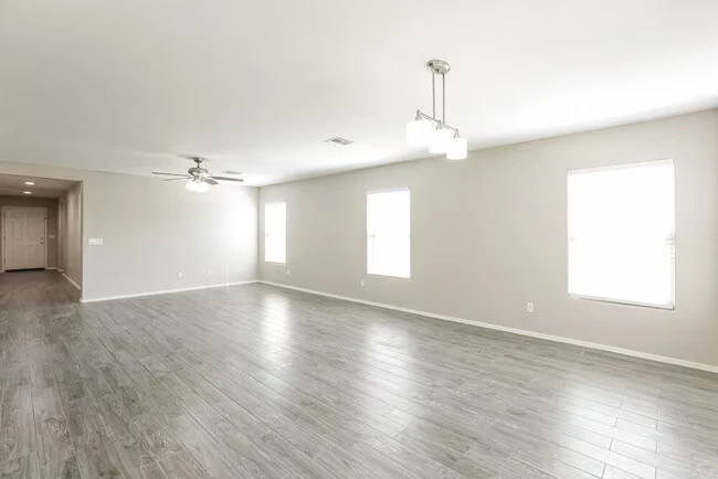 17211 W Gibson Ln Goodyear, AZ 85338 photo 4