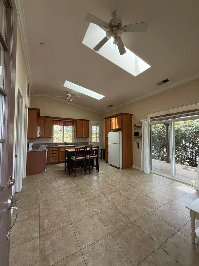 12743 Larchmont St Poway, CA 92064 photo 4