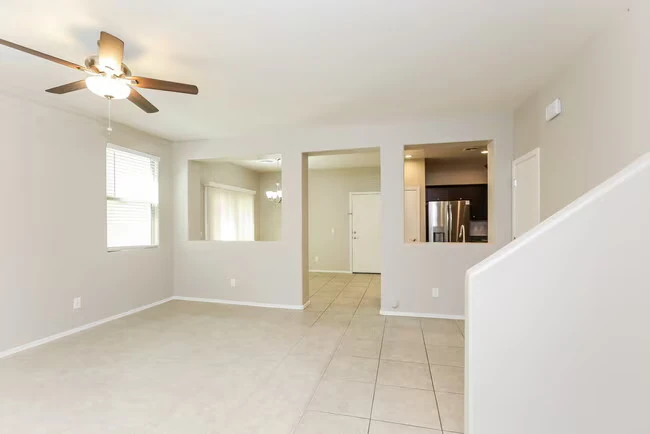 2670 N 73rd Dr Phoenix, AZ 85035 photo 4