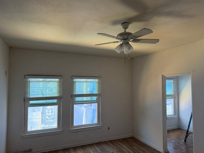 1562 Seventh Ave San Diego, CA 92101 photo 2