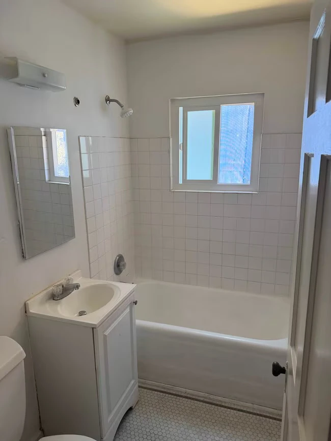 1562 Seventh Ave San Diego, CA 92101 photo 3