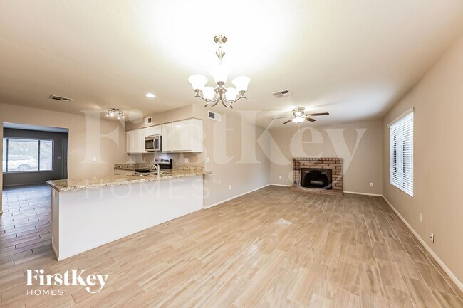 2719 E Charleston Ave Phoenix, AZ 85032 photo 4