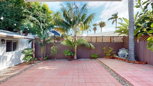 361 G Ave Coronado, CA 92118 photo 3