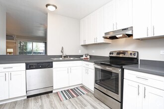 Two Bedroom 1037-17 floor plan