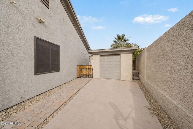 11477 S Coolwater Dr Goodyear, AZ 85338 photo 4