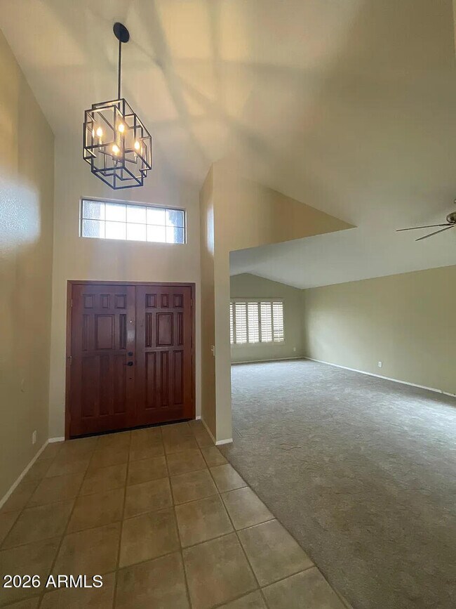 5125 E Fellars Dr photo 3