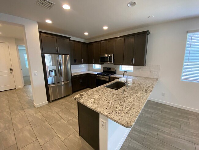 2216 W Dunbar Dr Phoenix, AZ 85041 photo 5