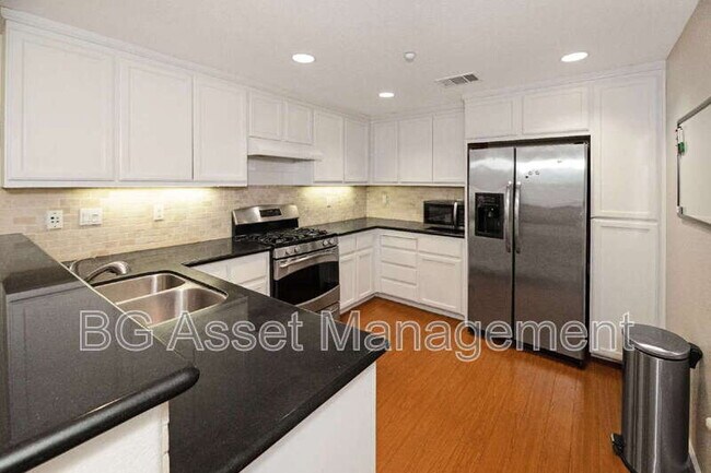 1653 Northshore Dr Richmond, CA 94804 photo 3