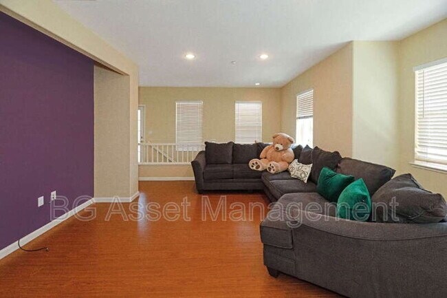 1653 Northshore Dr Richmond, CA 94804 photo 5