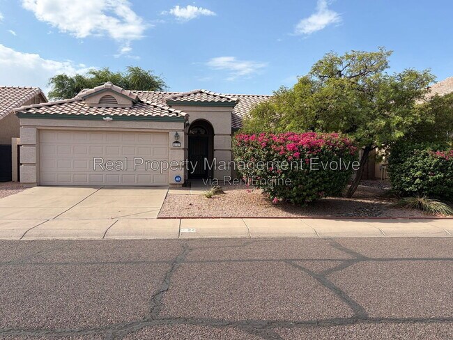2227 E Edna Ave photo 2