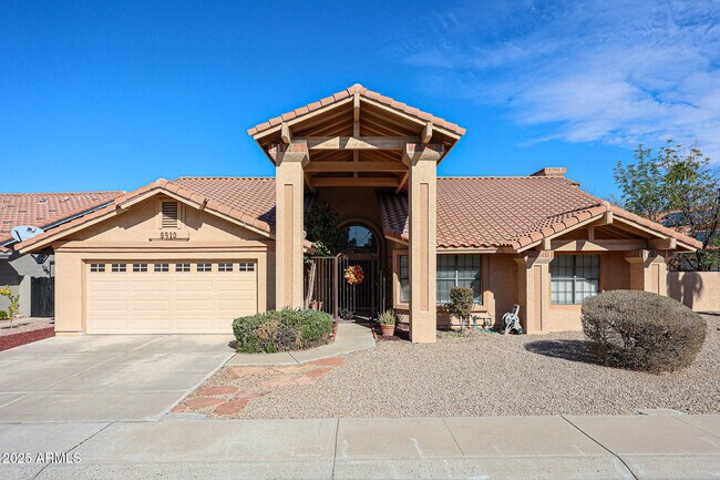 6910 W Kimberly Way photo 2
