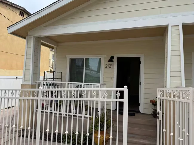 2121 Ocean View Blvd San Diego, CA 92113 photo 2
