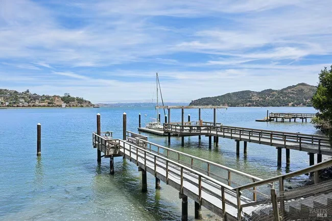 276 Beach Road photo 4