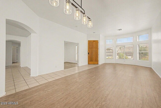 1320 E Cottonwood Ln Phoenix, AZ 85048 photo 4