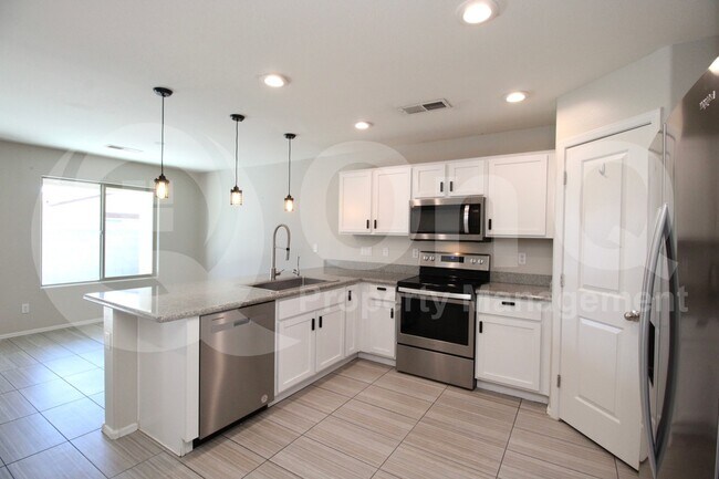 1877 W Overland St Apache Junction, AZ 85120 photo 5