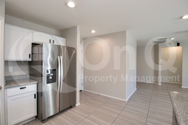 1877 W Overland St Apache Junction, AZ 85120 photo 3